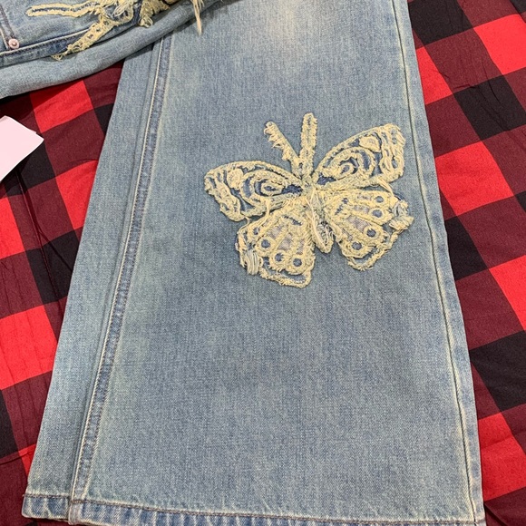 BDG Low Rise Flare Jeans. New with tags size 31. - Picture 4 of 5